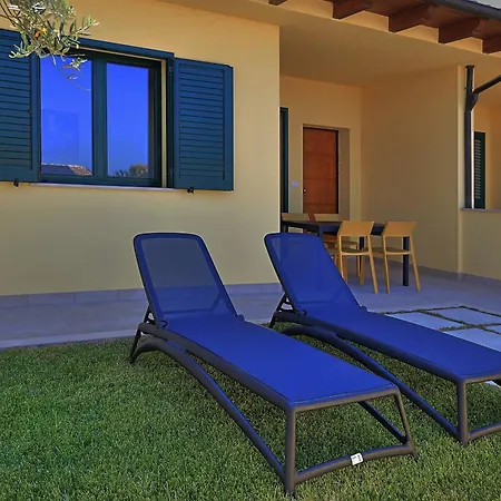 Vista Mare Con Balcone - Parco Valle Della Civita * Villa Rosa Di Martinsicuro